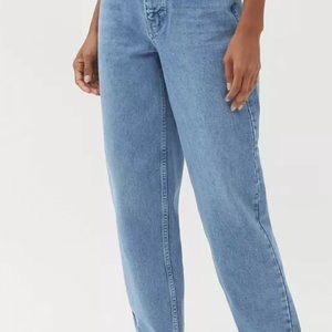 BDG High Waisted Mom Jeans (petite) Size 32.